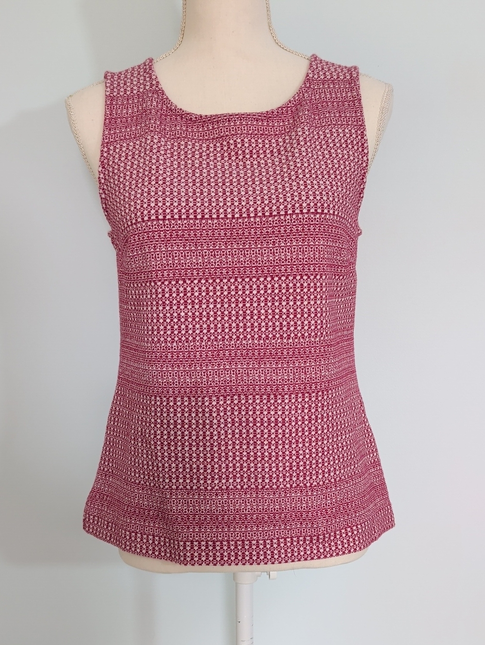 Banana Republic Sleeveless Knit Top Pink Quiet Luxury Business Casual Preppy S
